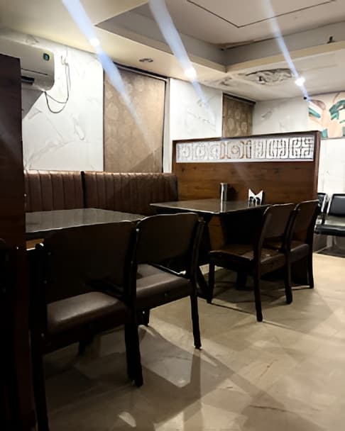 Hotel Sri Aryaas