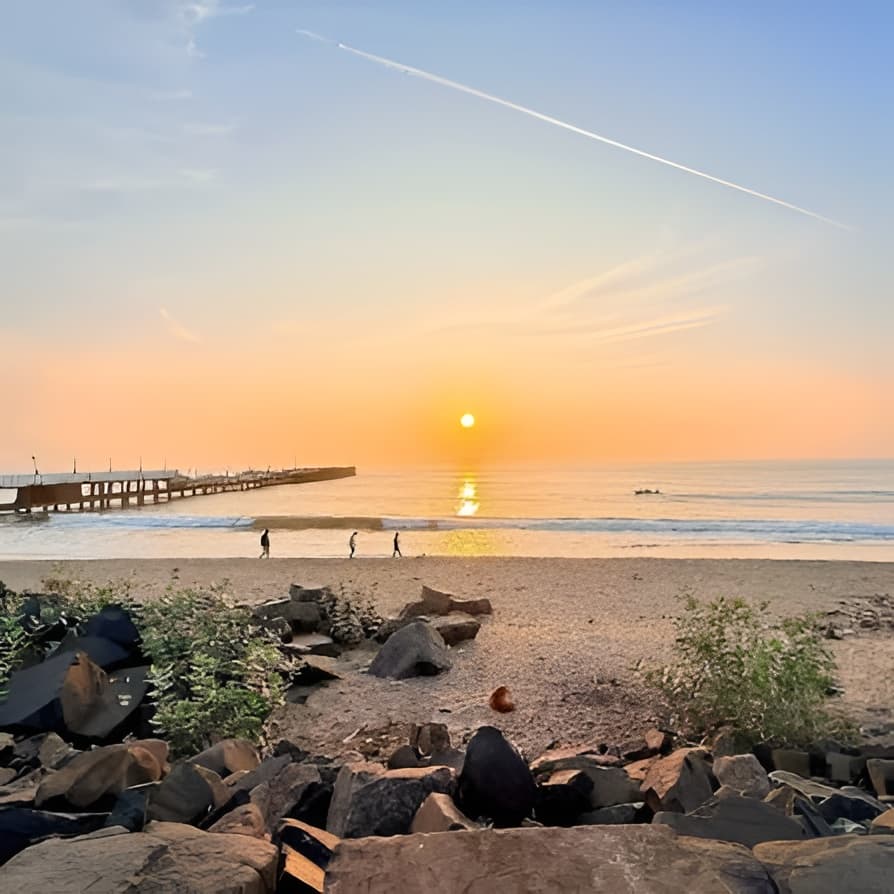 Sunrise Beach — photo 1