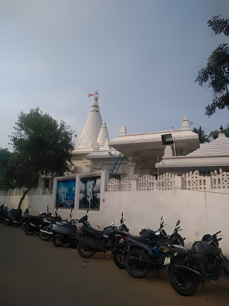Sai Baba Temple — photo 1