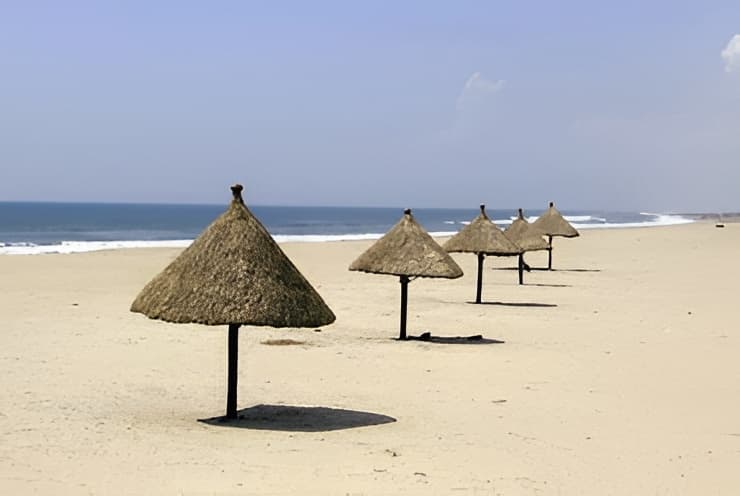 Auro Beach